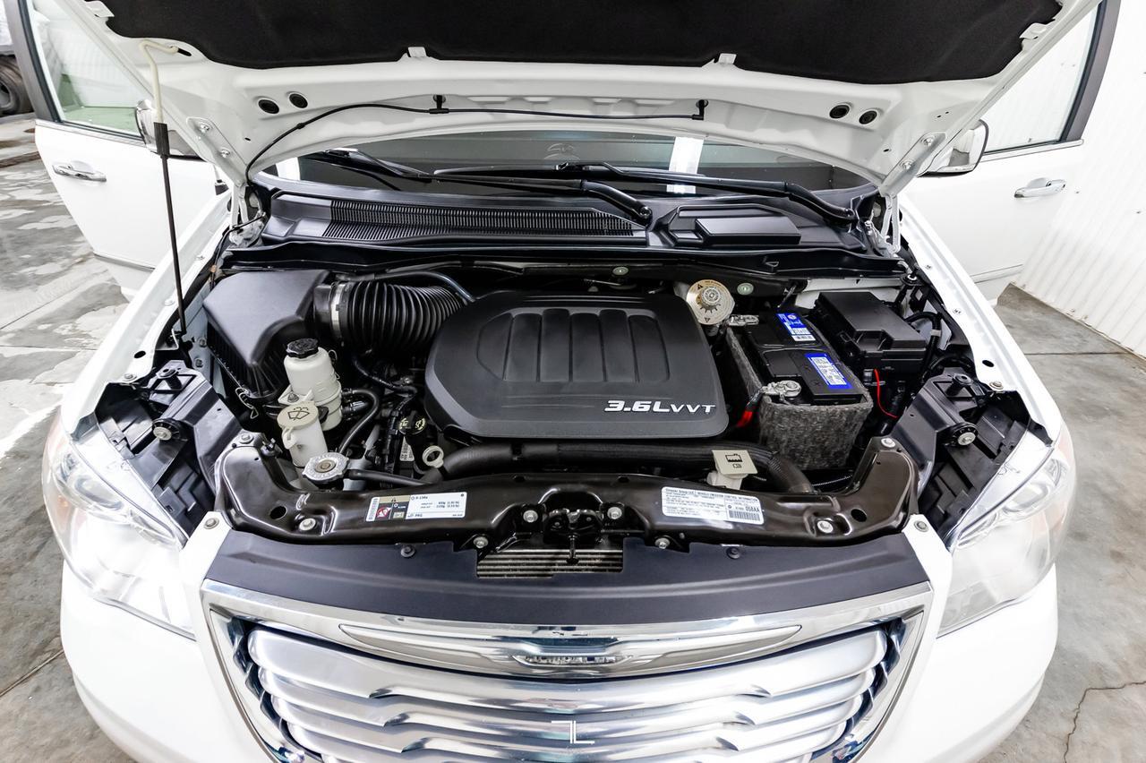 2014 Chrysler Town & Country Limited Leather Roof Nav TV Red Deer AB