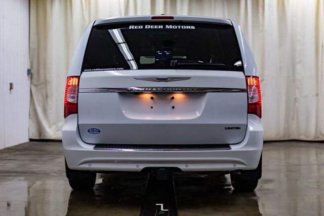 2014 Chrysler Town & Country Limited Leather Roof Nav TV Red Deer AB