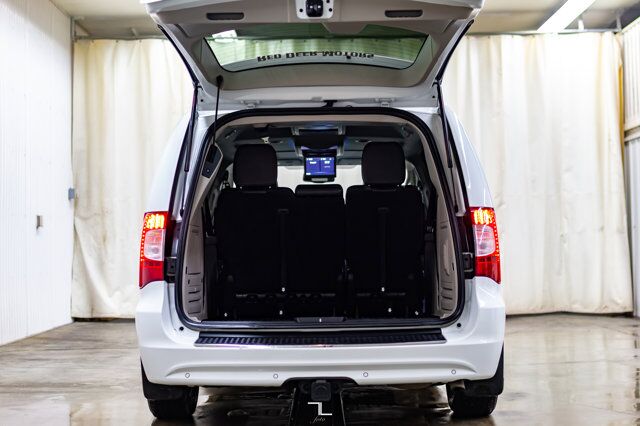 2014 Chrysler Town & Country Limited Leather Roof Nav TV Red Deer AB