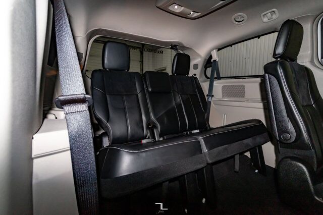 2014 Chrysler Town & Country Limited Leather Roof Nav TV Red Deer AB