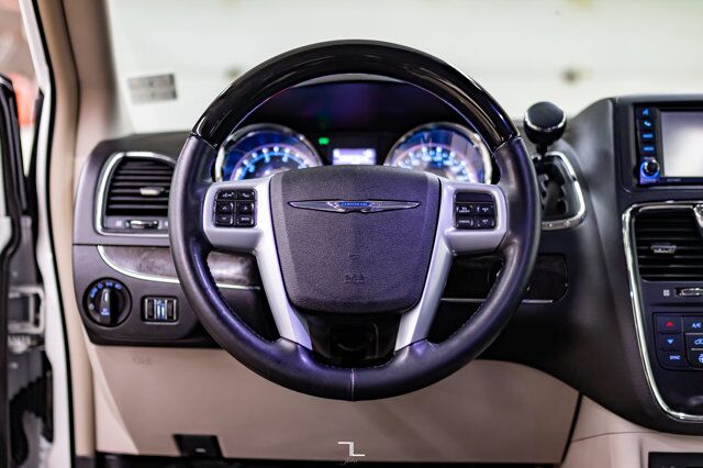 2014 Chrysler Town & Country Limited Leather Roof Nav TV Red Deer AB