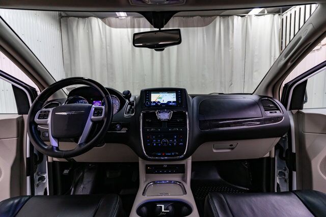 2014 Chrysler Town & Country Limited Leather Roof Nav TV Red Deer AB