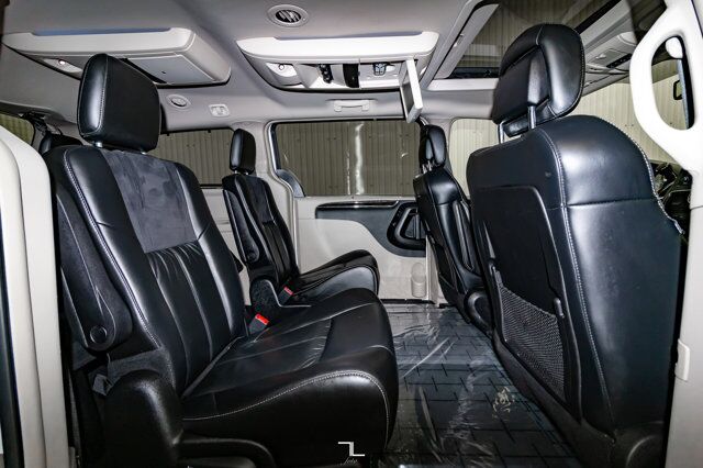 2014 Chrysler Town & Country Limited Leather Roof Nav TV Red Deer AB