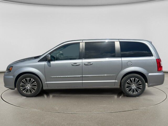 2014 Chrysler Town & Country S Cleveland OH