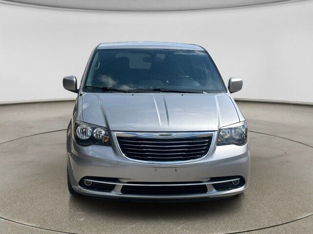2014 Chrysler Town & Country S Cleveland OH