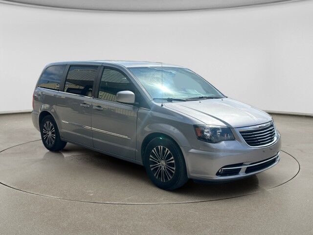2014 Chrysler Town & Country S Cleveland OH