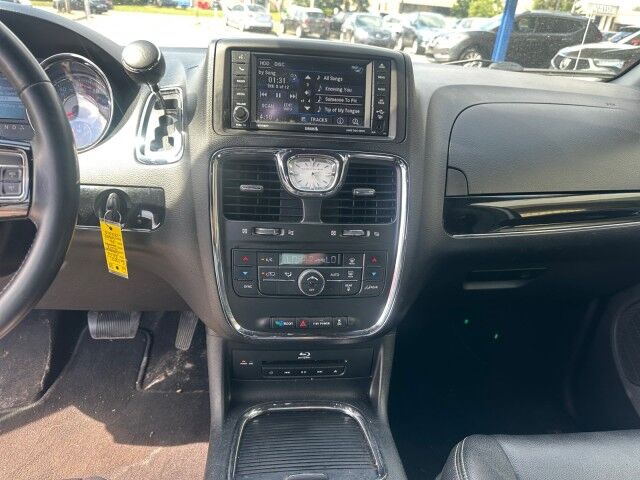2014 Chrysler Town & Country S Cleveland OH