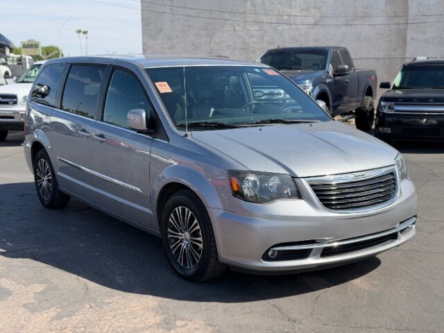 2014 Chrysler Town & Country S