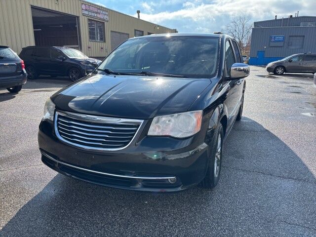 2014 Chrysler Town & Country Touring-L