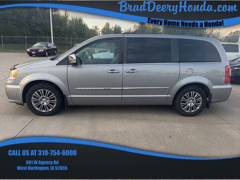 2014_Chrysler_Town & Country_Touring-L_ West Burlington IA