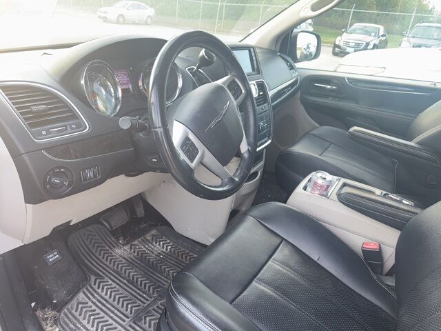 2014 Chrysler Town & Country Touring-L West Burlington IA