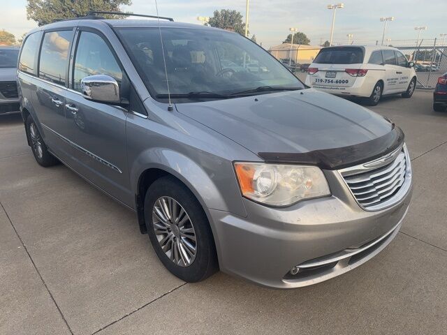 2014 Chrysler Town & Country Touring-L West Burlington IA