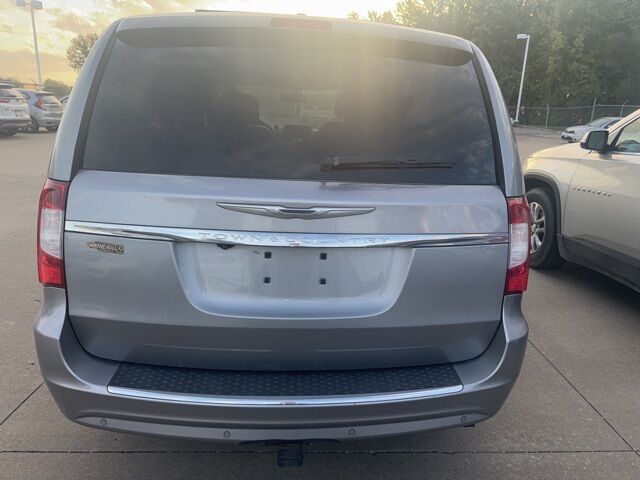 2014 Chrysler Town & Country Touring-L West Burlington IA