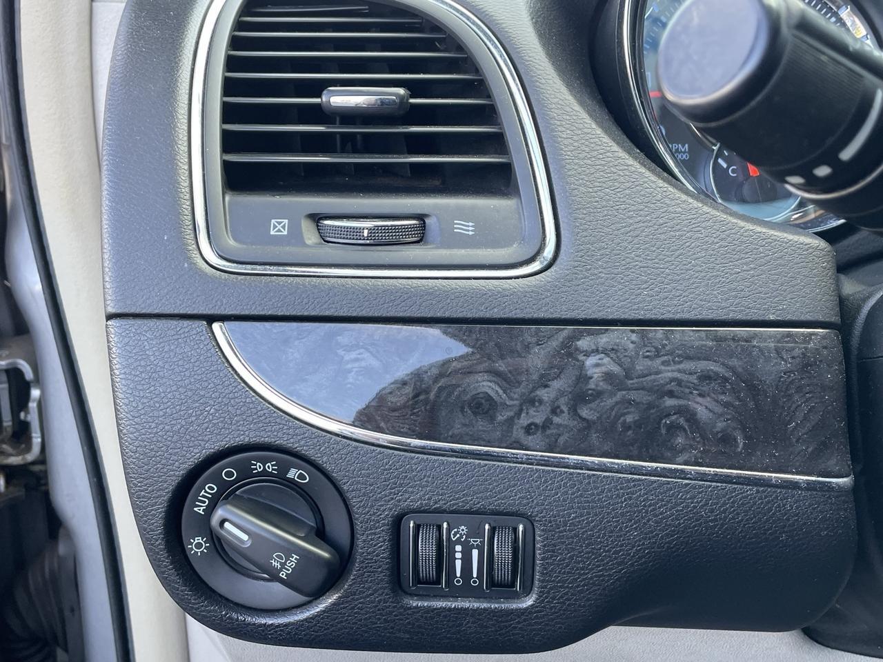 2014 Chrysler Town &amp; Country Touring-L Alexandria VA