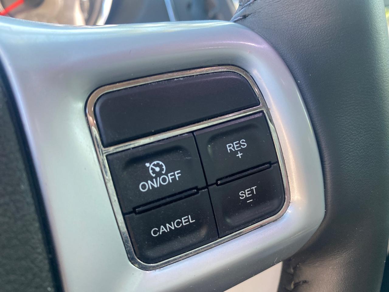 2014 Chrysler Town & Country Touring LOW MILES 64,377 1 OWNER FL Pompano Beach FL