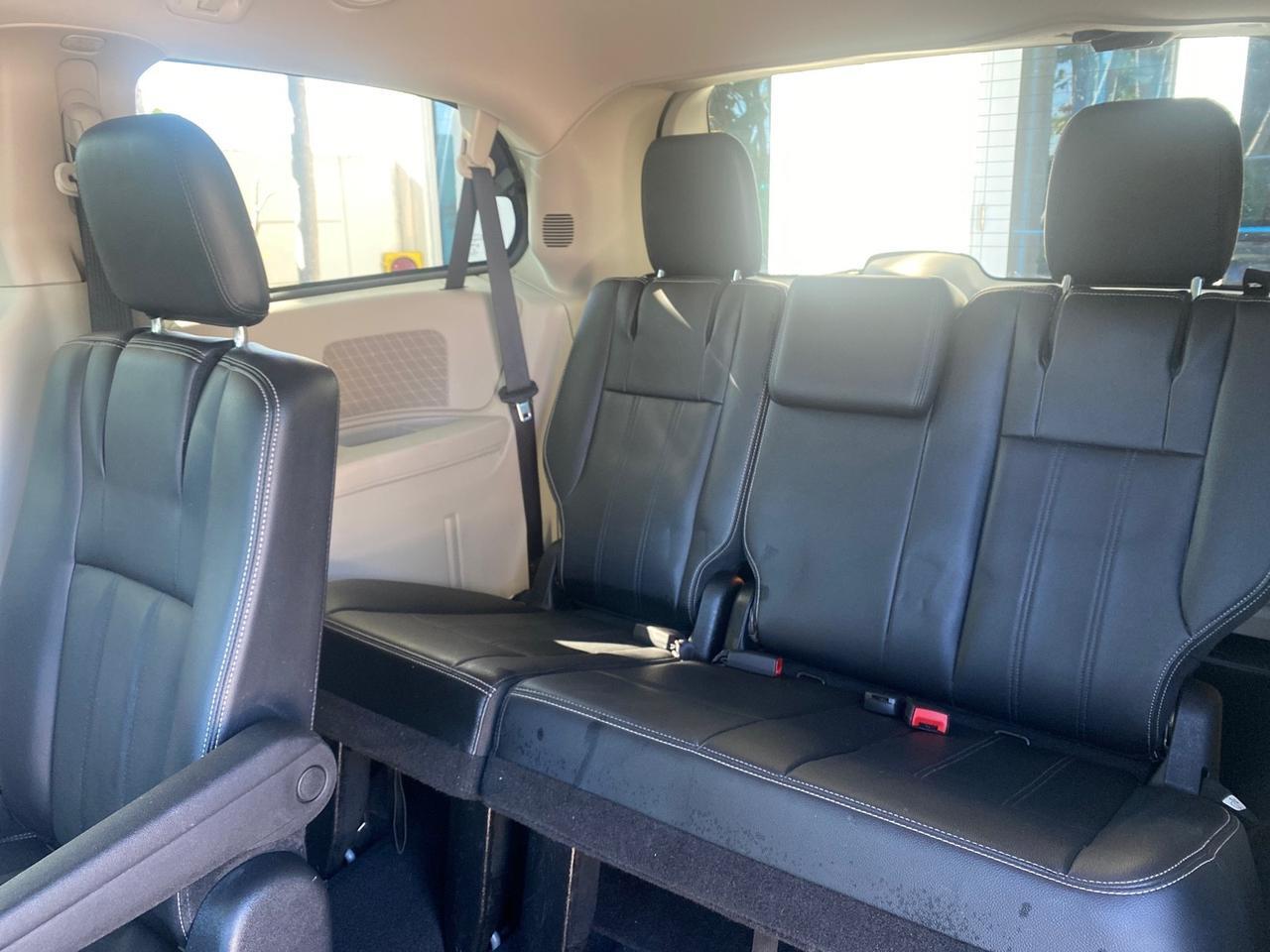 2014 Chrysler Town & Country Touring LOW MILES 64,377 1 OWNER FL Pompano Beach FL