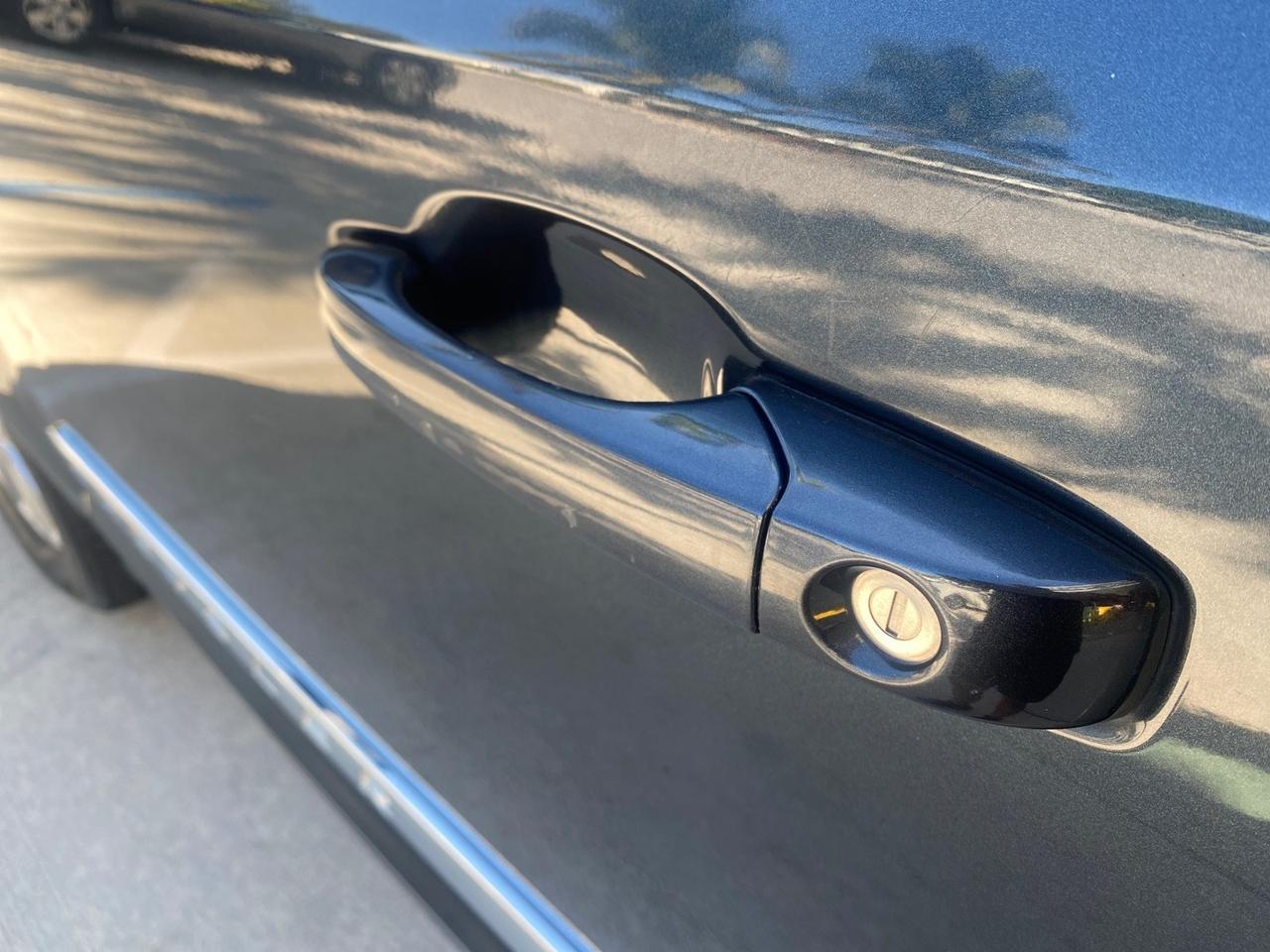 2014 Chrysler Town & Country Touring LOW MILES 64,377 1 OWNER FL Pompano Beach FL