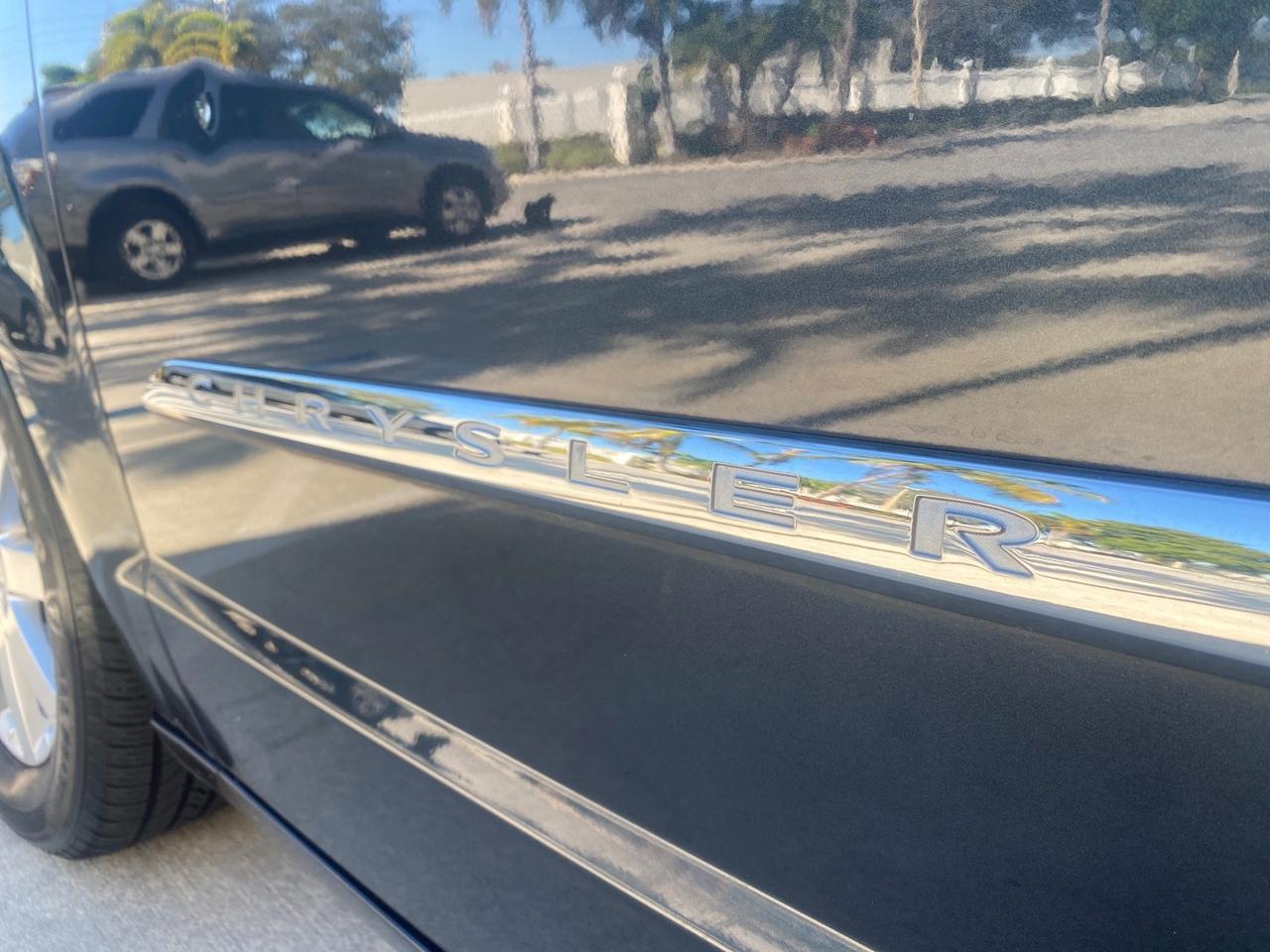 2014 Chrysler Town & Country Touring LOW MILES 64,377 1 OWNER FL Pompano Beach FL