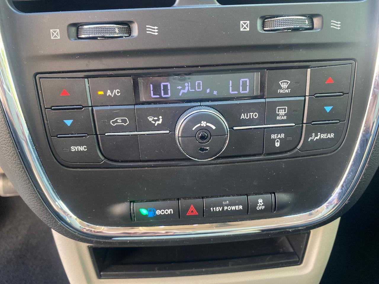 2014 Chrysler Town & Country Touring LOW MILES 64,377 1 OWNER FL Pompano Beach FL