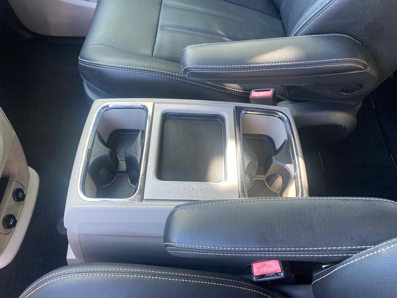 2014 Chrysler Town & Country Touring LOW MILES 64,377 1 OWNER FL Pompano Beach FL