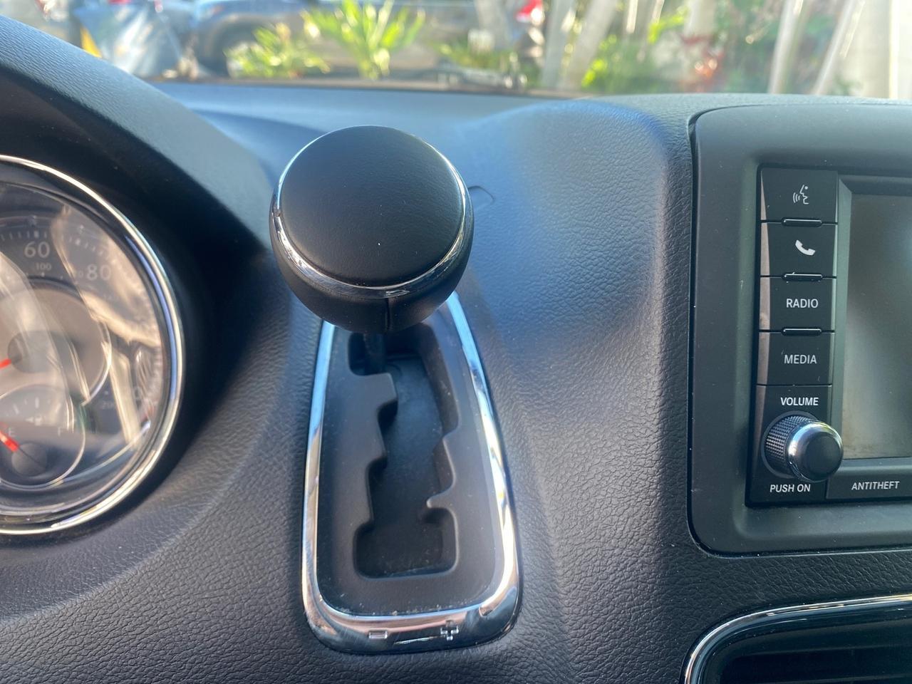 2014 Chrysler Town & Country Touring LOW MILES 64,377 1 OWNER FL Pompano Beach FL