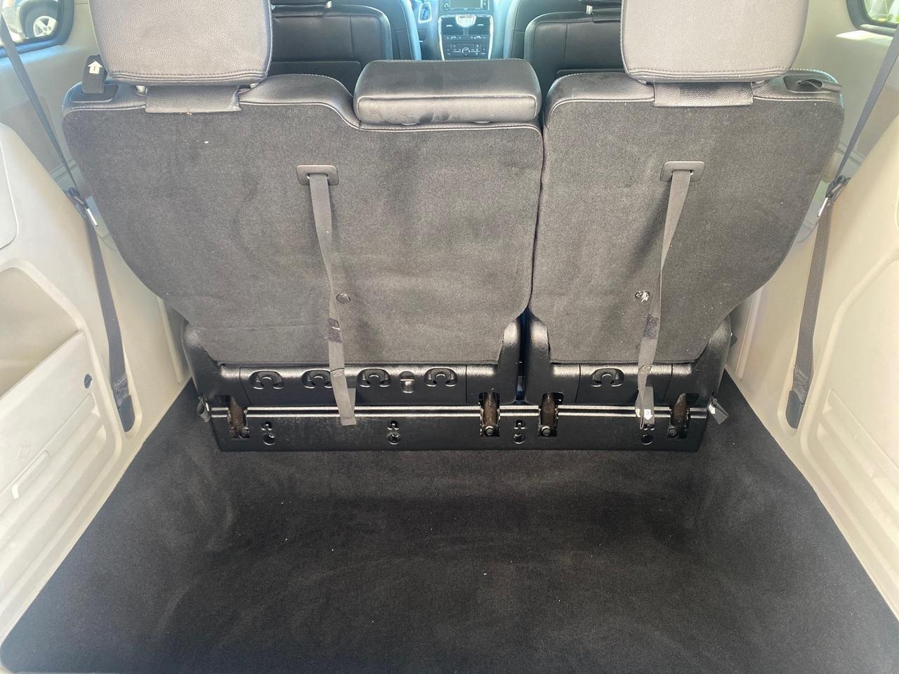 2014 Chrysler Town & Country Touring LOW MILES 64,377 1 OWNER FL Pompano Beach FL