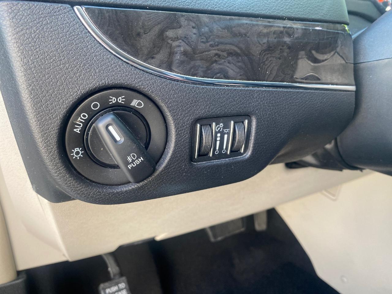 2014 Chrysler Town & Country Touring LOW MILES 64,377 1 OWNER FL Pompano Beach FL