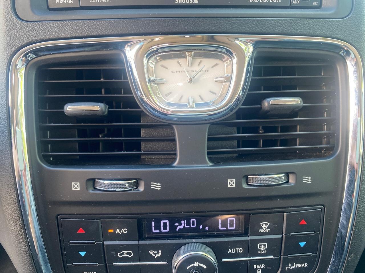 2014 Chrysler Town & Country Touring LOW MILES 64,377 1 OWNER FL Pompano Beach FL