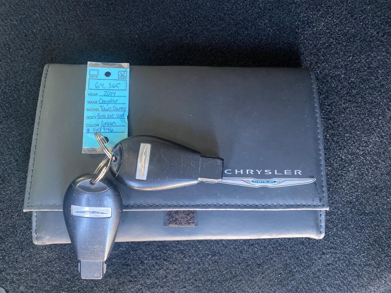 2014 Chrysler Town & Country Touring LOW MILES 64,377 1 OWNER FL Pompano Beach FL