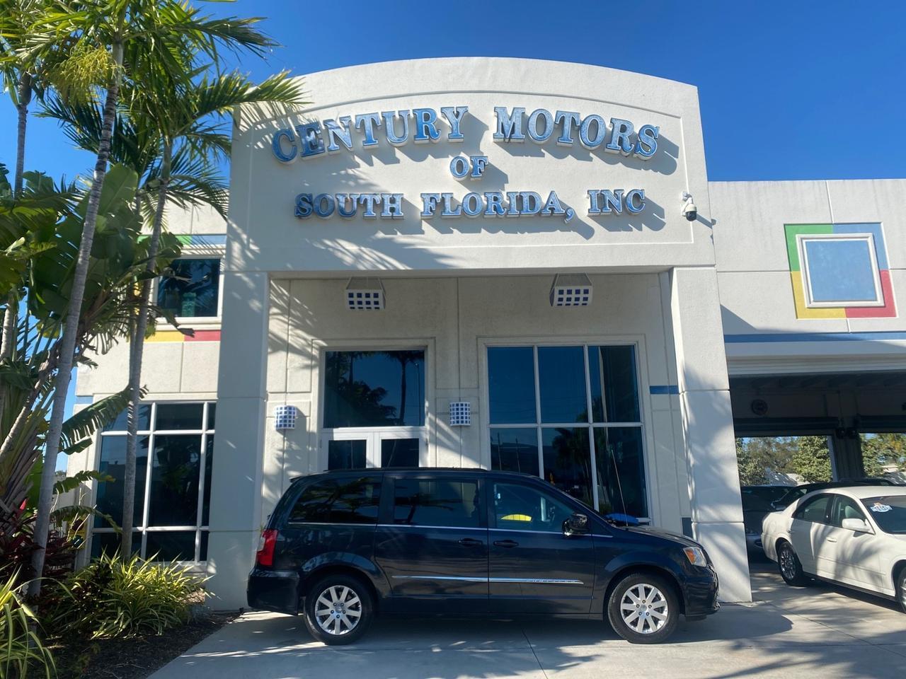2014 Chrysler Town & Country Touring LOW MILES 64,377 1 OWNER FL