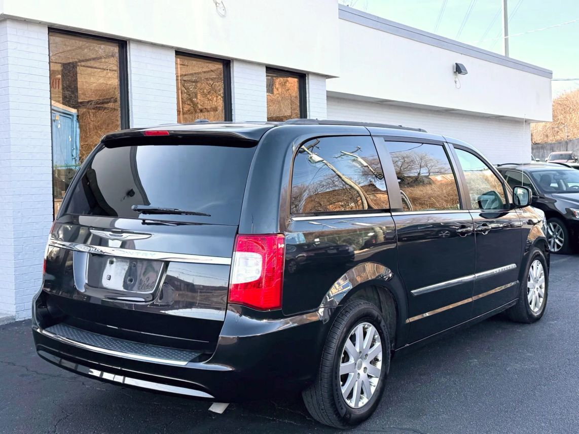 2014 Chrysler Town & Country Touring Minivan 4D Cincinnati OH
