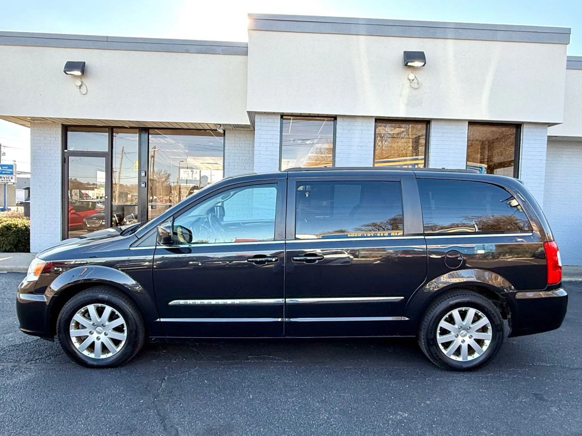 2014 Chrysler Town & Country Touring Minivan 4D Cincinnati OH