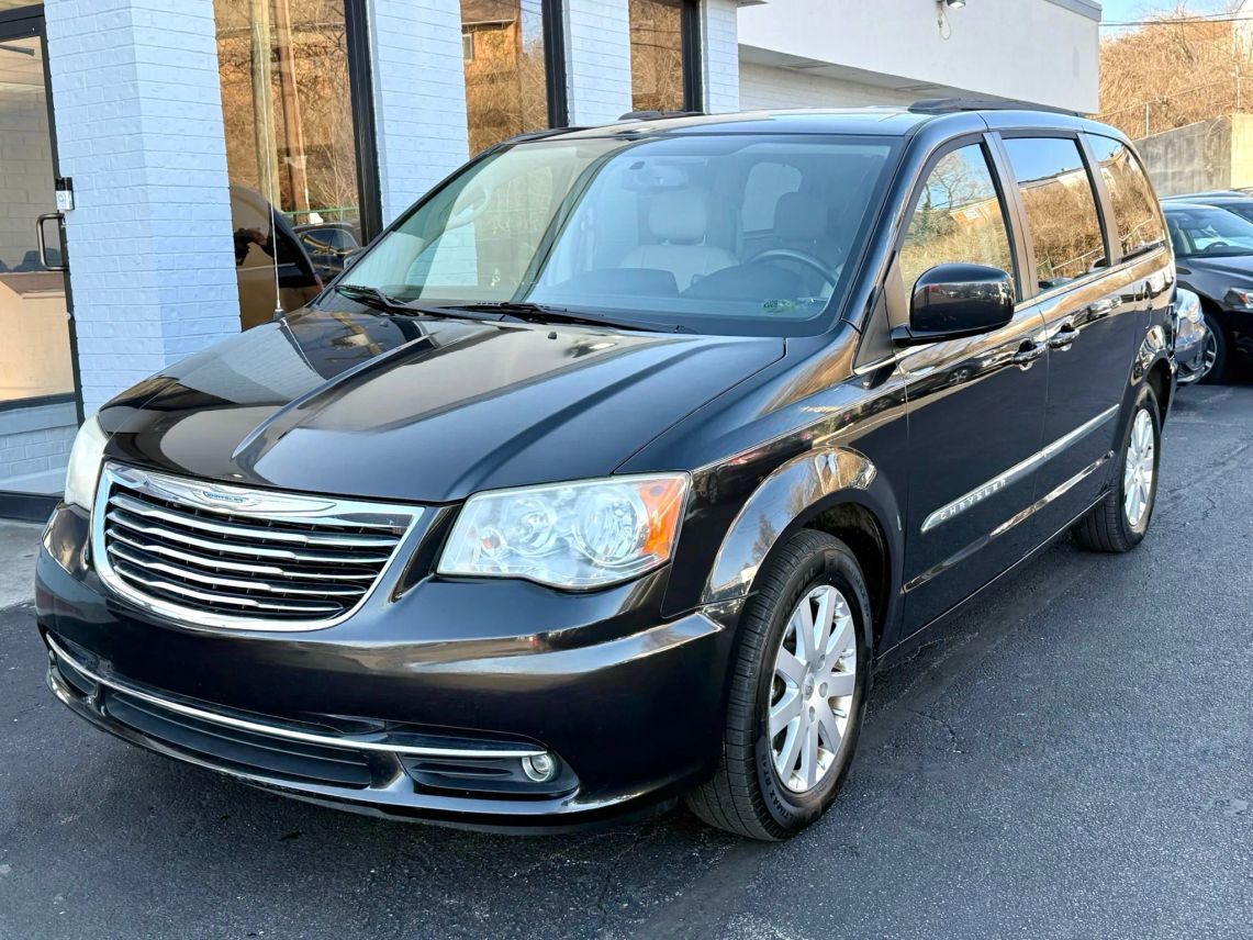 2014 Chrysler Town & Country Touring Minivan 4D Cincinnati OH