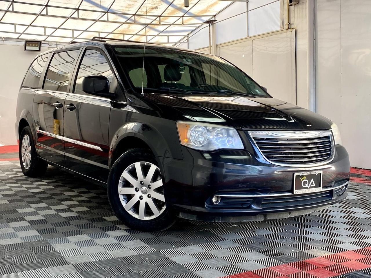 2014 Chrysler Town & Country Touring