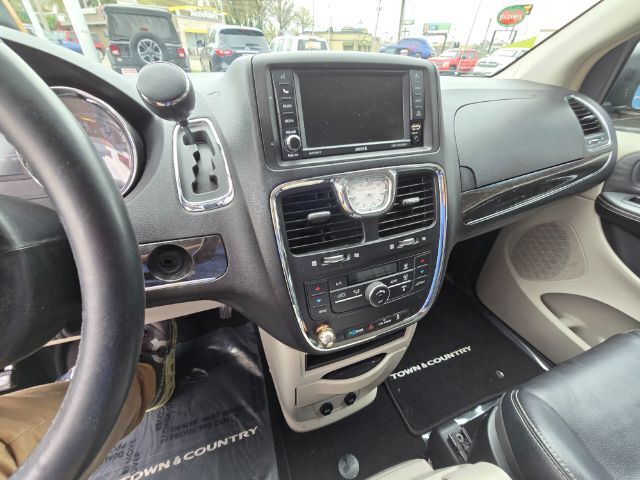 2014 Chrysler Town & Country Touring Saint Joseph MO