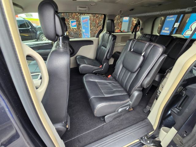 2014 Chrysler Town & Country Touring Saint Joseph MO