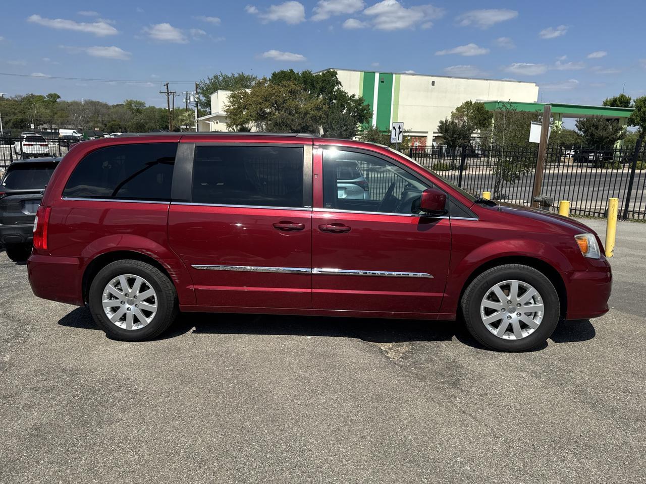 2014 Chrysler Town & Country Touring