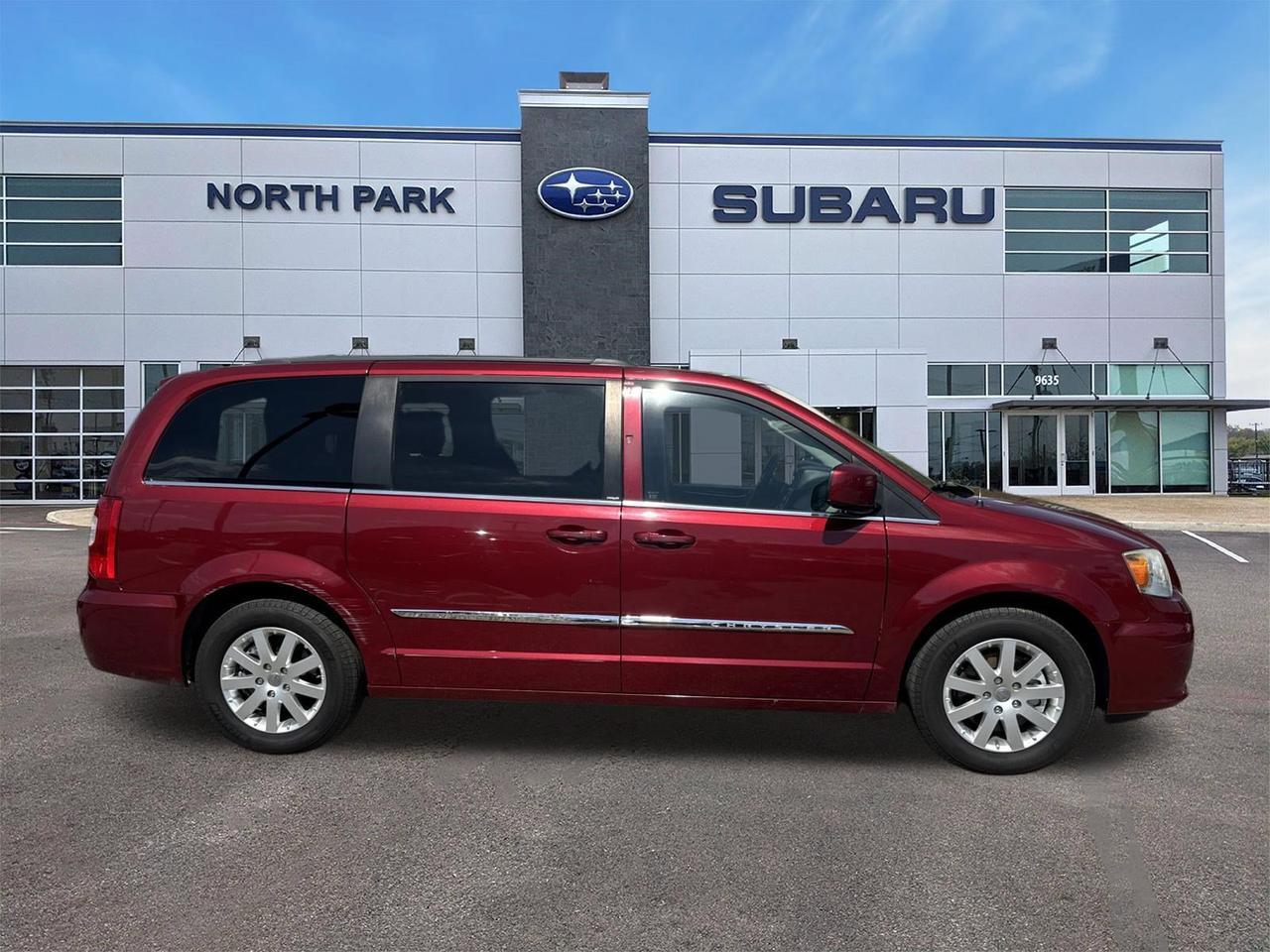 2014 Chrysler Town & Country Touring