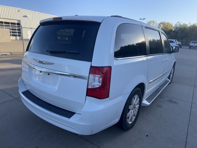 2014 Chrysler Town & Country Touring West Burlington IA