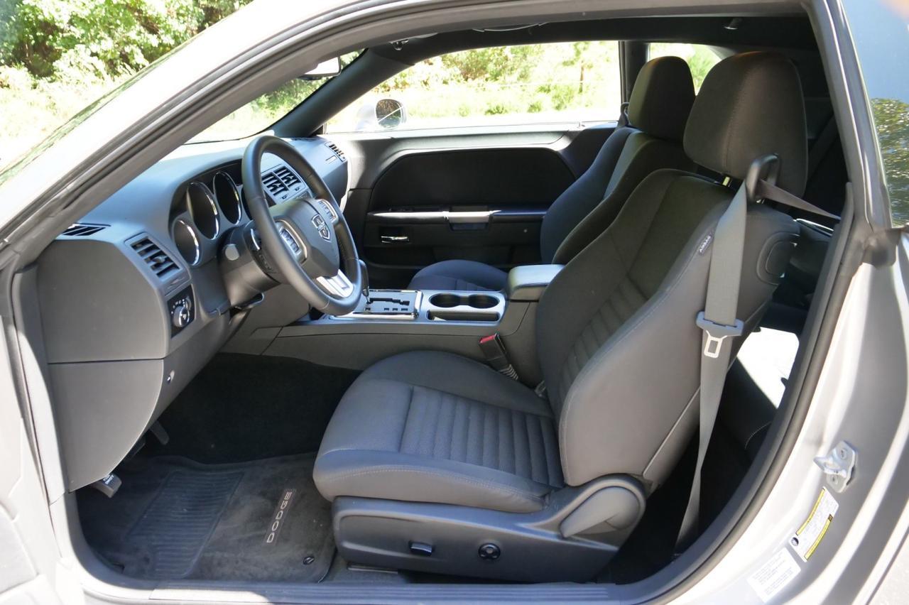 2014 Dodge Challenger R/T / Blacktop Package / Sound Group / Sunroof! Lincolnton NC