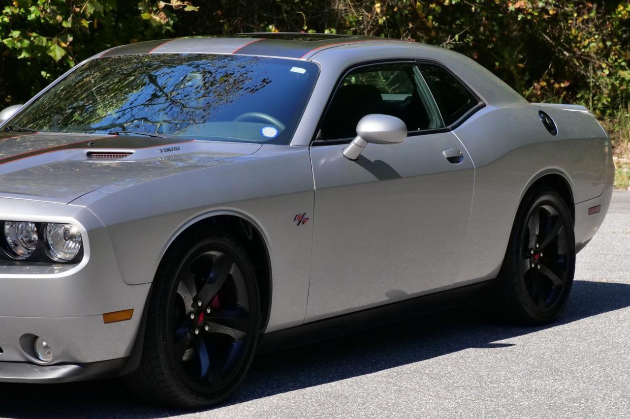 2014 Dodge Challenger R/T / Blacktop Package / Sound Group / Sunroof! Lincolnton NC