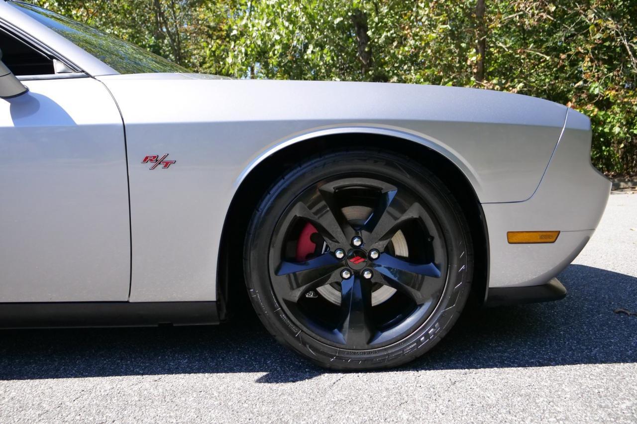 2014 Dodge Challenger R/T / Blacktop Package / Sound Group / Sunroof! Lincolnton NC