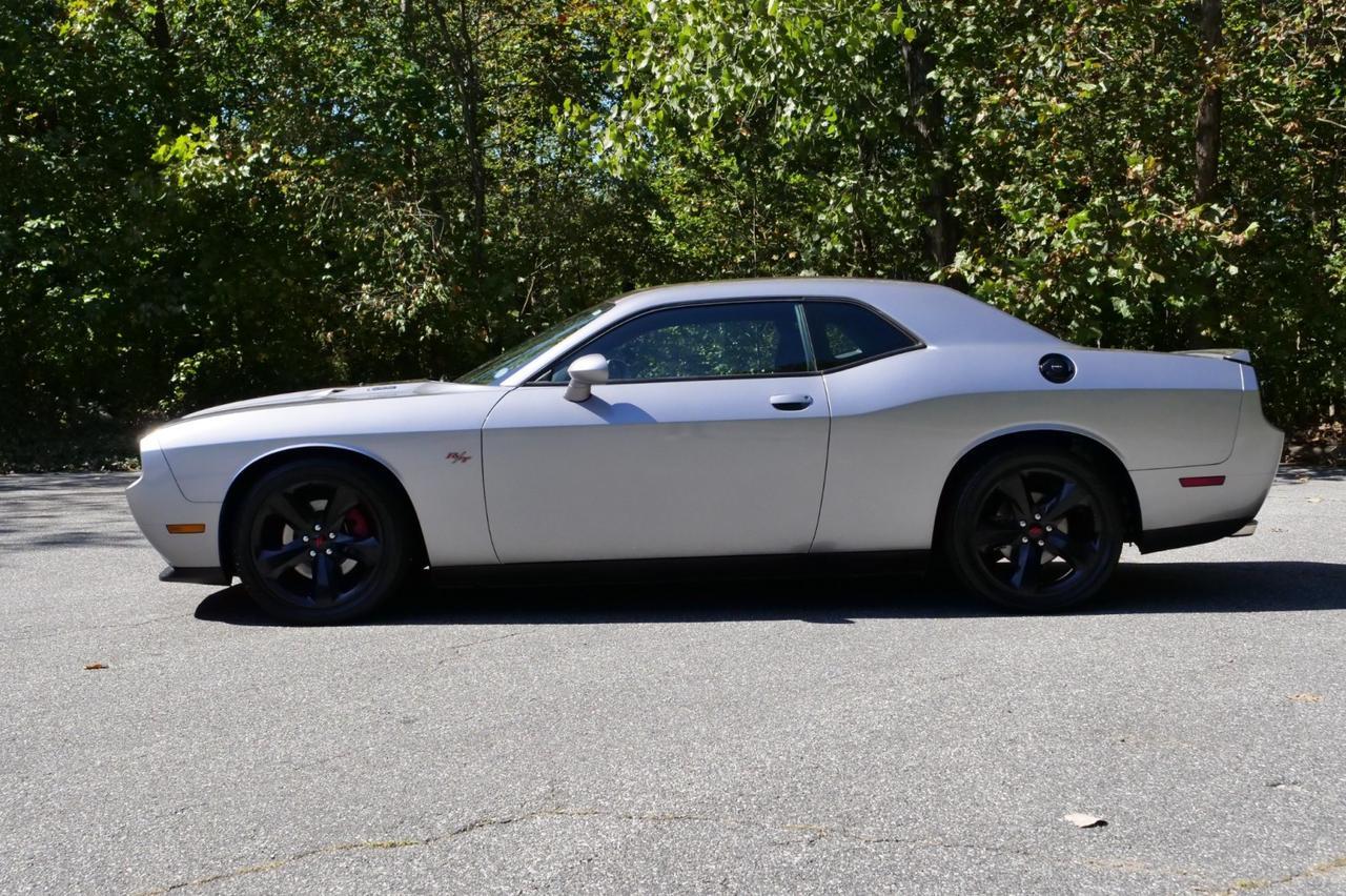 2014 Dodge Challenger R/T / Blacktop Package / Sound Group / Sunroof! Lincolnton NC