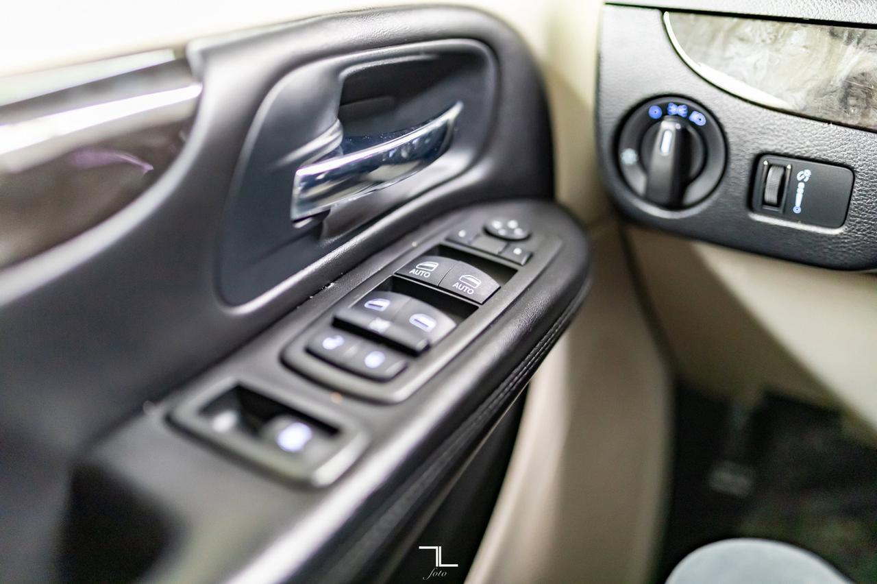 2014 Dodge Grand Caravan SE Plus Red Deer AB