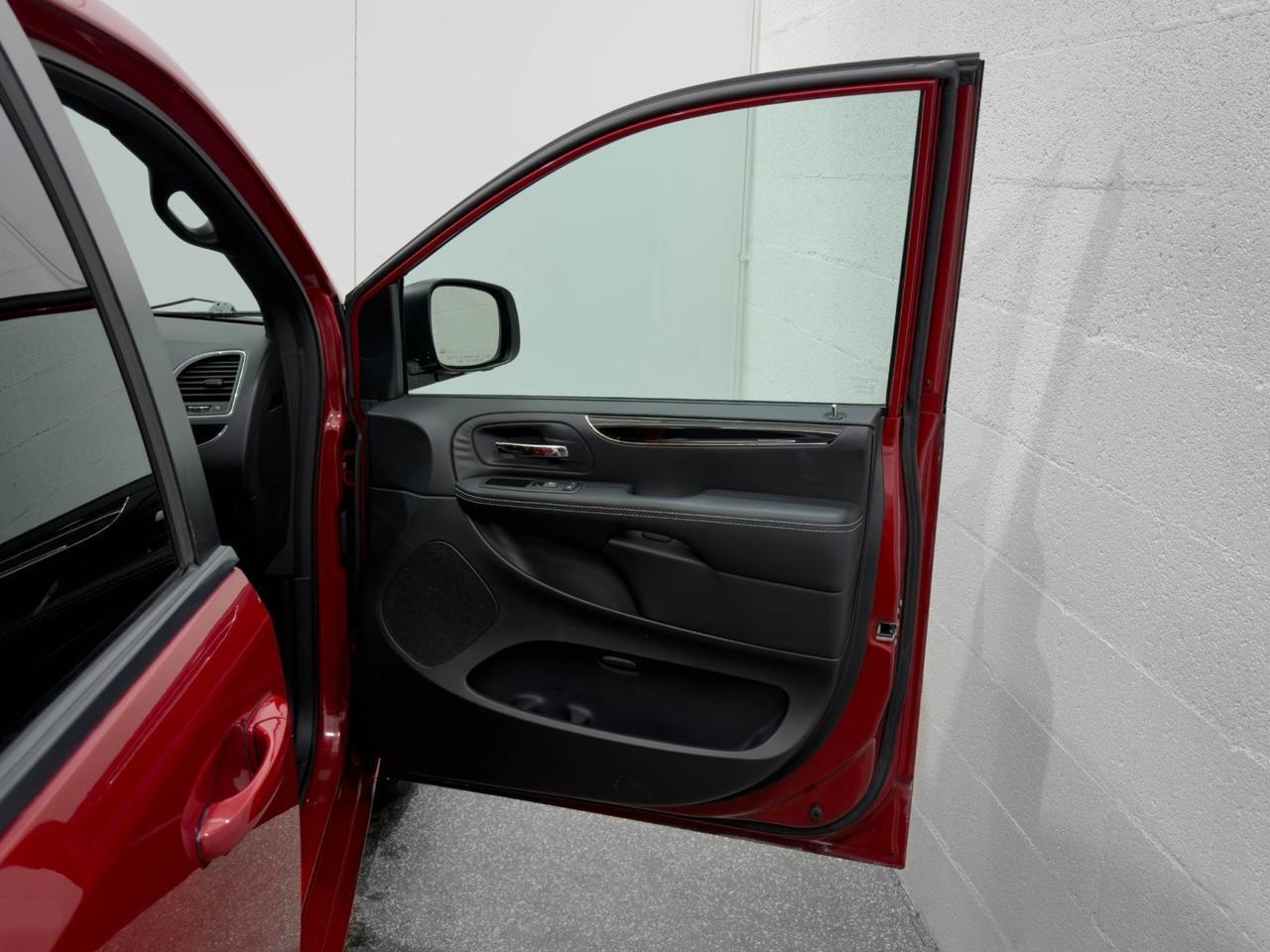 2014 Dodge Grand Caravan SXT 30th Anniversary Tallmadge OH