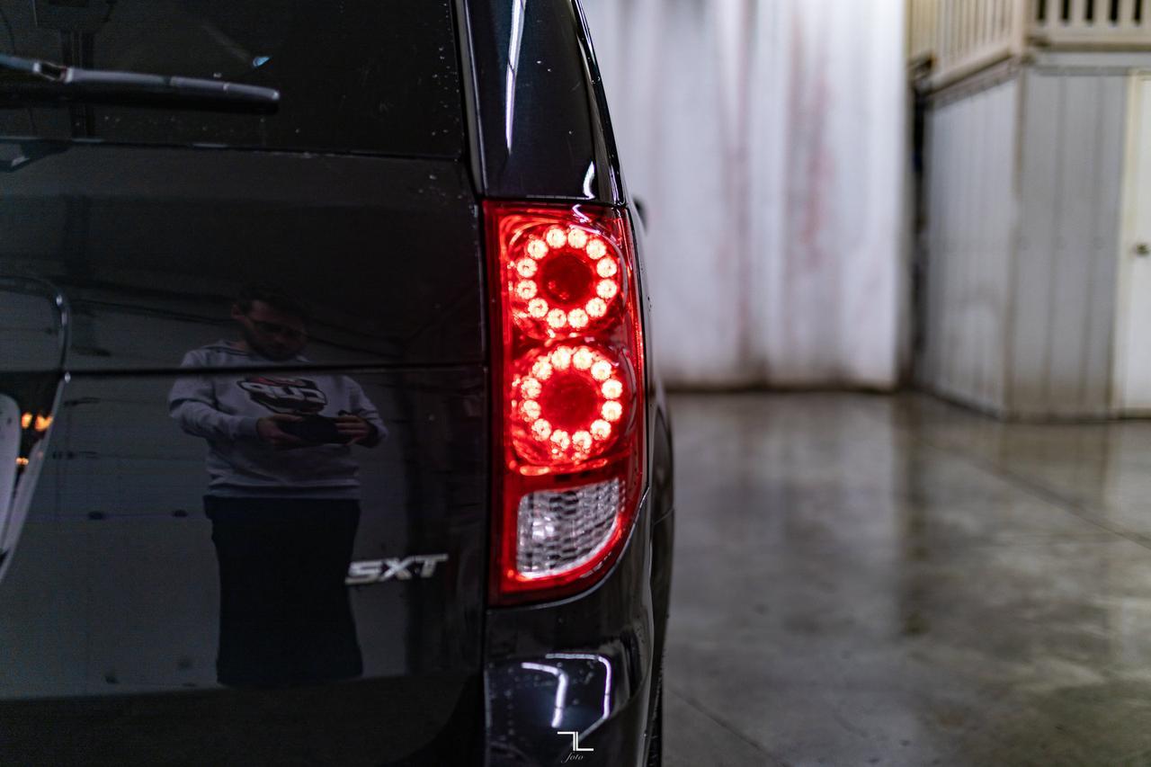 2014 Dodge Grand Caravan SXT BCam TV Red Deer AB