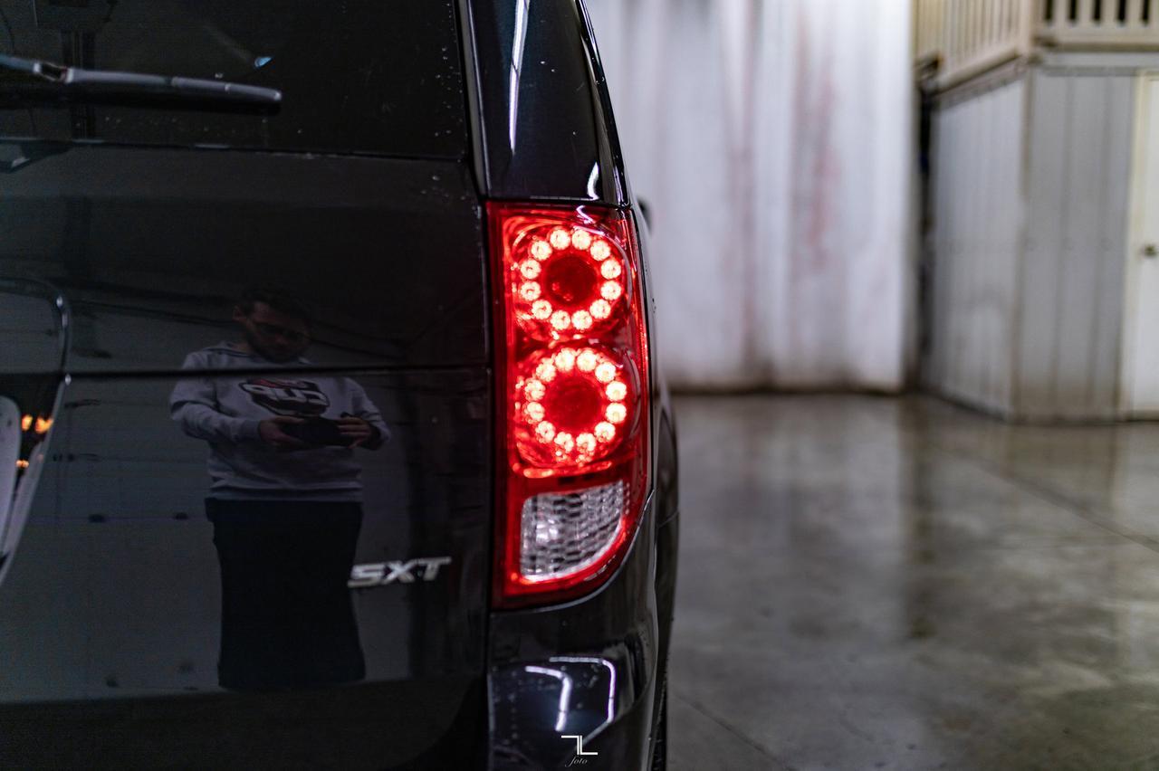 2014 Dodge Grand Caravan SXT BCam TV Red Deer AB