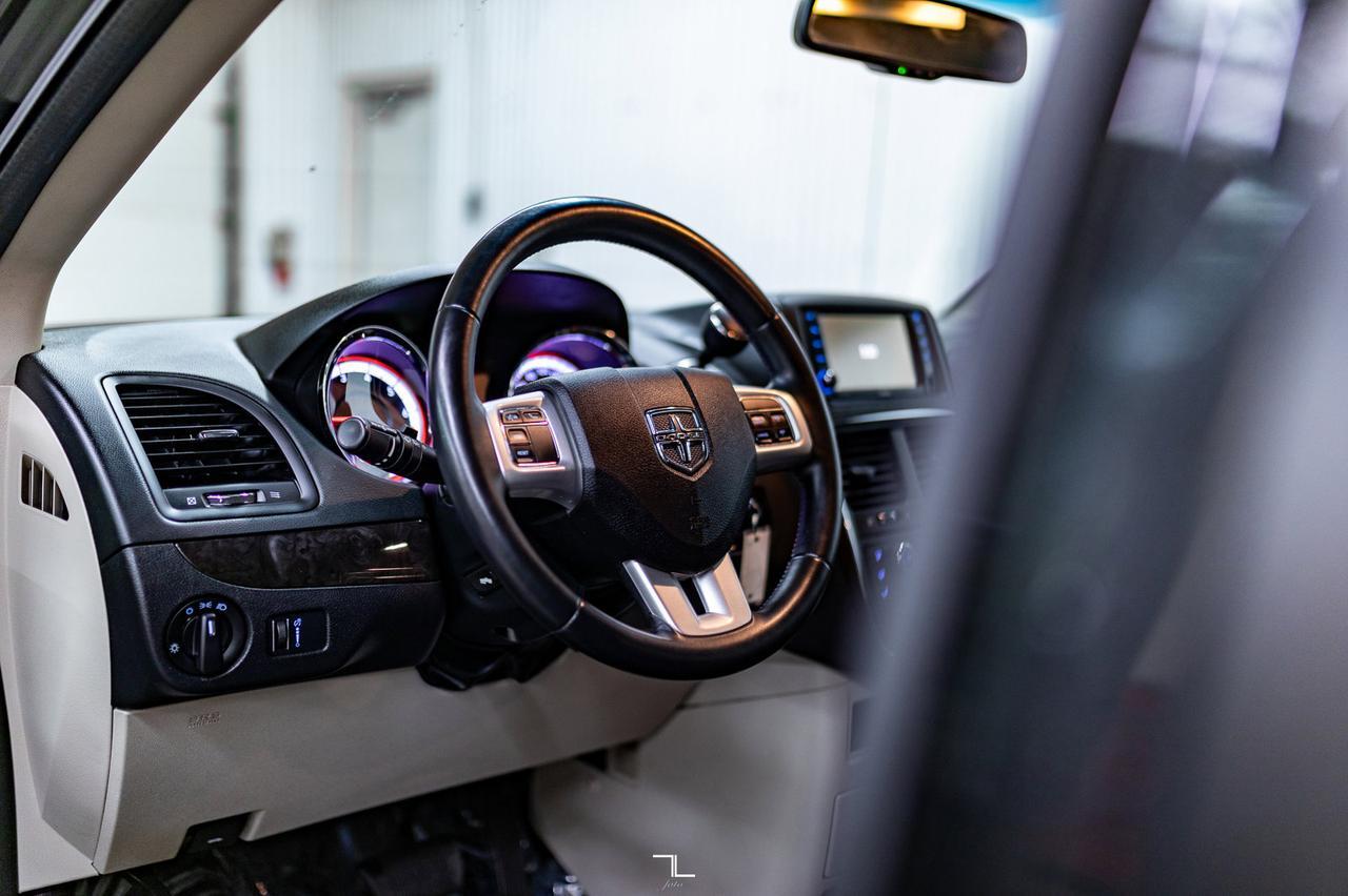 2014 Dodge Grand Caravan SXT BCam TV Red Deer AB