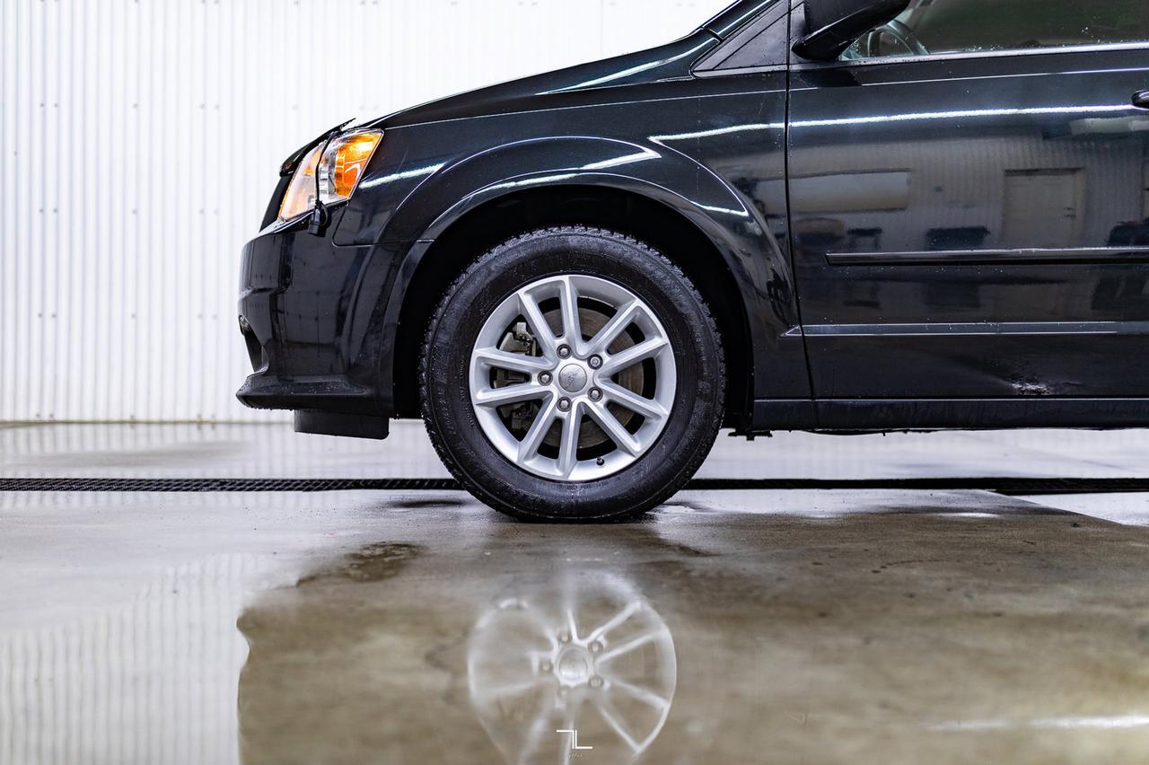 2014 Dodge Grand Caravan SXT BCam TV Red Deer AB