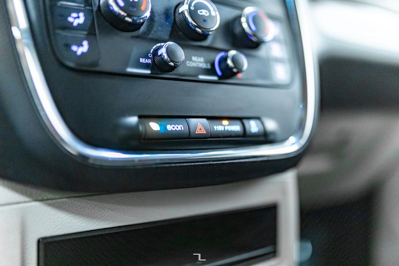 2014 Dodge Grand Caravan SXT BCam TV Red Deer AB